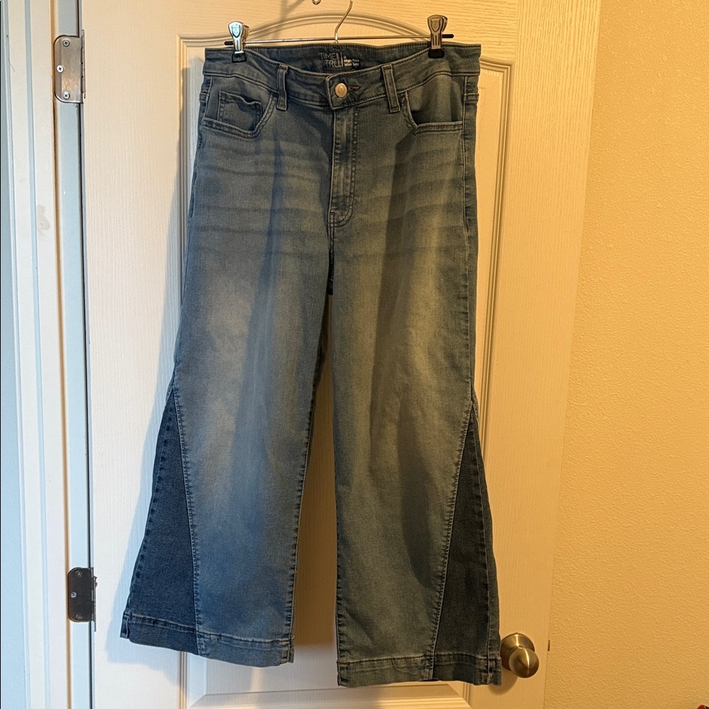 405. Time and Tru Light Blue Flare Jeans size 8